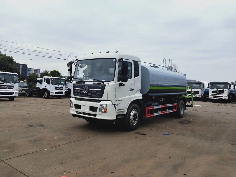 國(guó)六東風(fēng)天錦 15噸霧炮灑水車(chē)